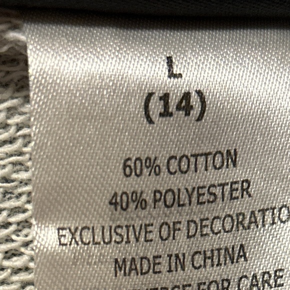 New heather gray Harry Potter short sleeve sweatshirt hogwart sign on front - Picture 9 of 11